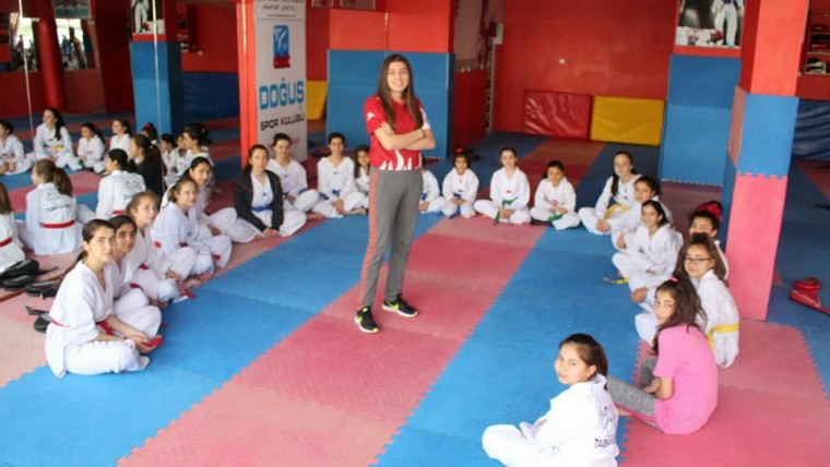 Malatya Doğuş Spor Bayan Tekvando seansı Ahsen Hoca