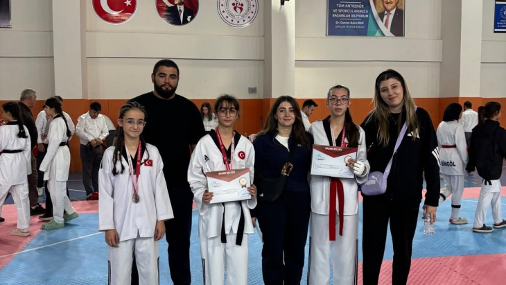 Yıldızlar Tekvando Okul Maçlarında Doğuş Spor Tekvando Sporcuları 4 Altın Madalya Kazandı